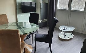 Appartement 2 Chambres, Proximite Plage, Commerces Et Centre Ville